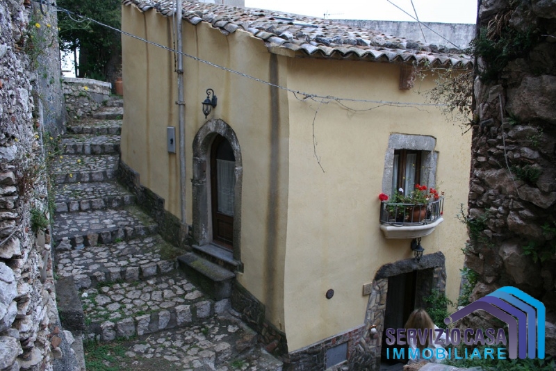 2 Bed, HouseFor Sale, Messina, Sicilia