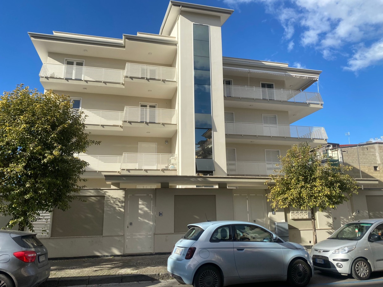 3 Bed, ApartmentFor Sale, Napoli, Campania
