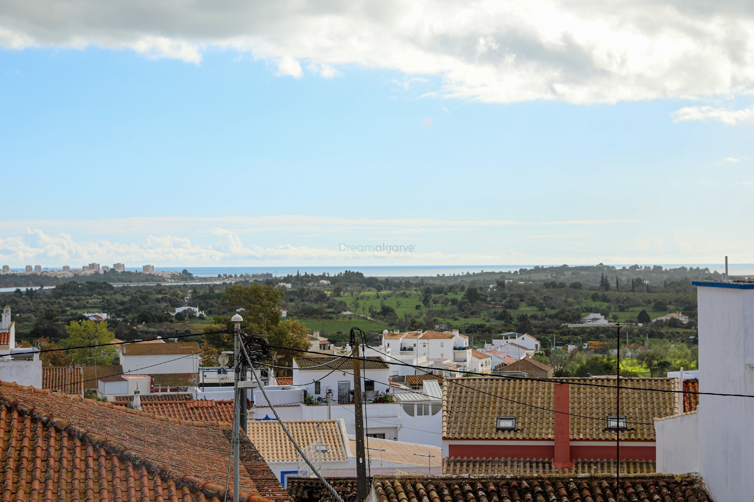 5 Bed, 1 Bath, HouseFor Sale, Mexilhoeira Grande, Portimão, Faro, 8500-132