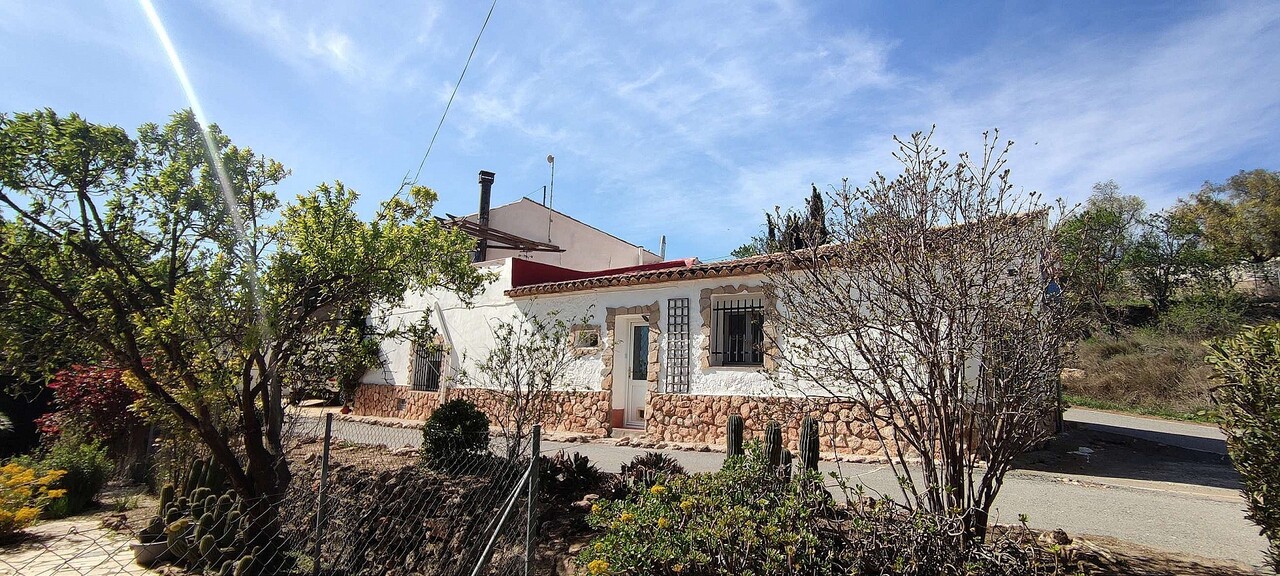 4 Bed, 2 Bath, HouseFor Sale, Pinoso, Alicante
