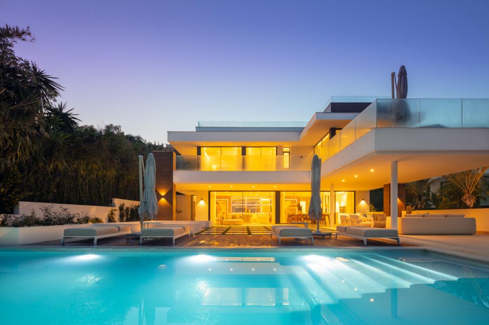 5 Bed, 4 Bath, HouseFor Sale, Nueva Andalucia, Malaga