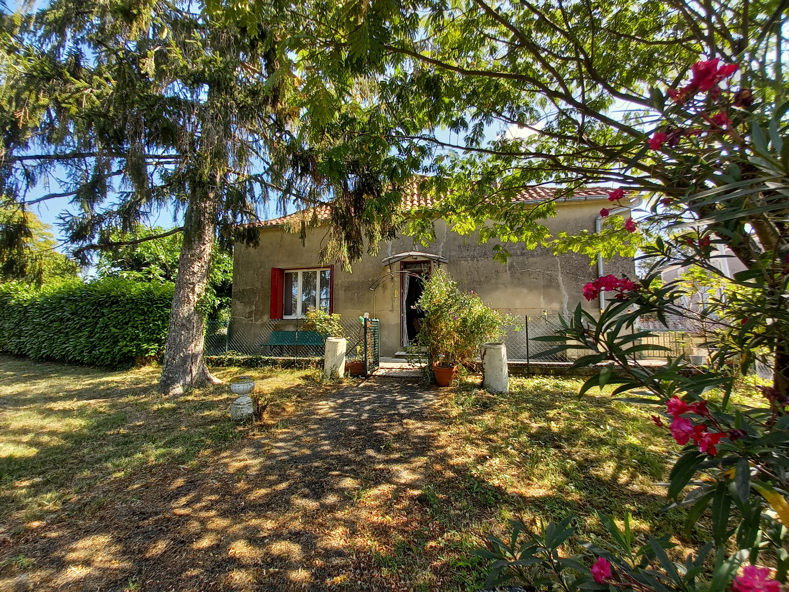 2 Bed, 1 Bath, HouseFor Sale, Monbahus, Lot-et-Garonne, Aquitaine, 47290