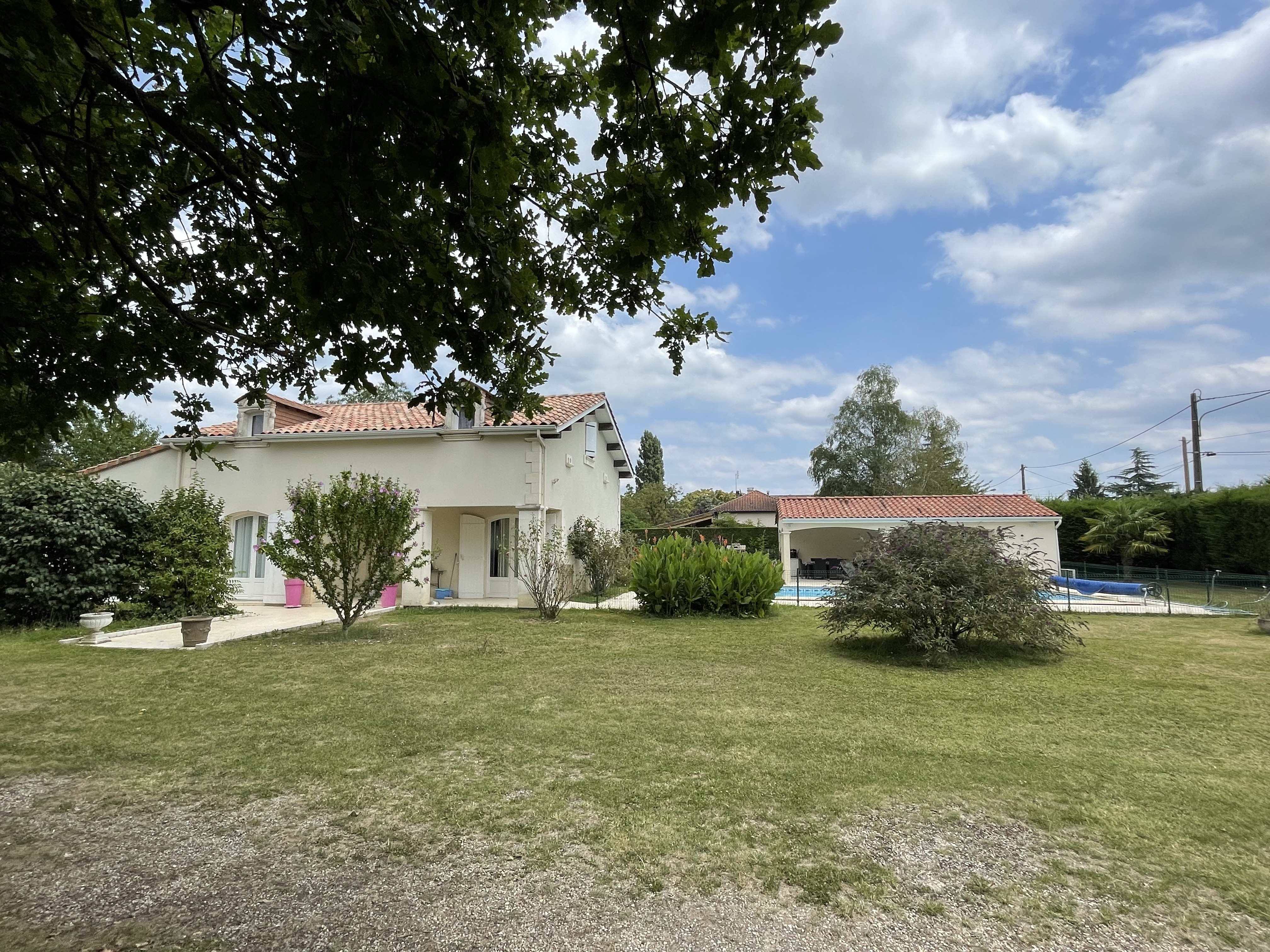 4 Bed, 1 Bath, HouseFor Sale, Saint-Astier, Dordogne, Aquitaine, 24110