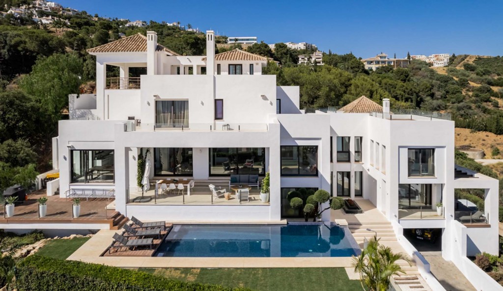 5 Bed, 5 Bath, HouseFor Sale, Los Monteros, Malaga