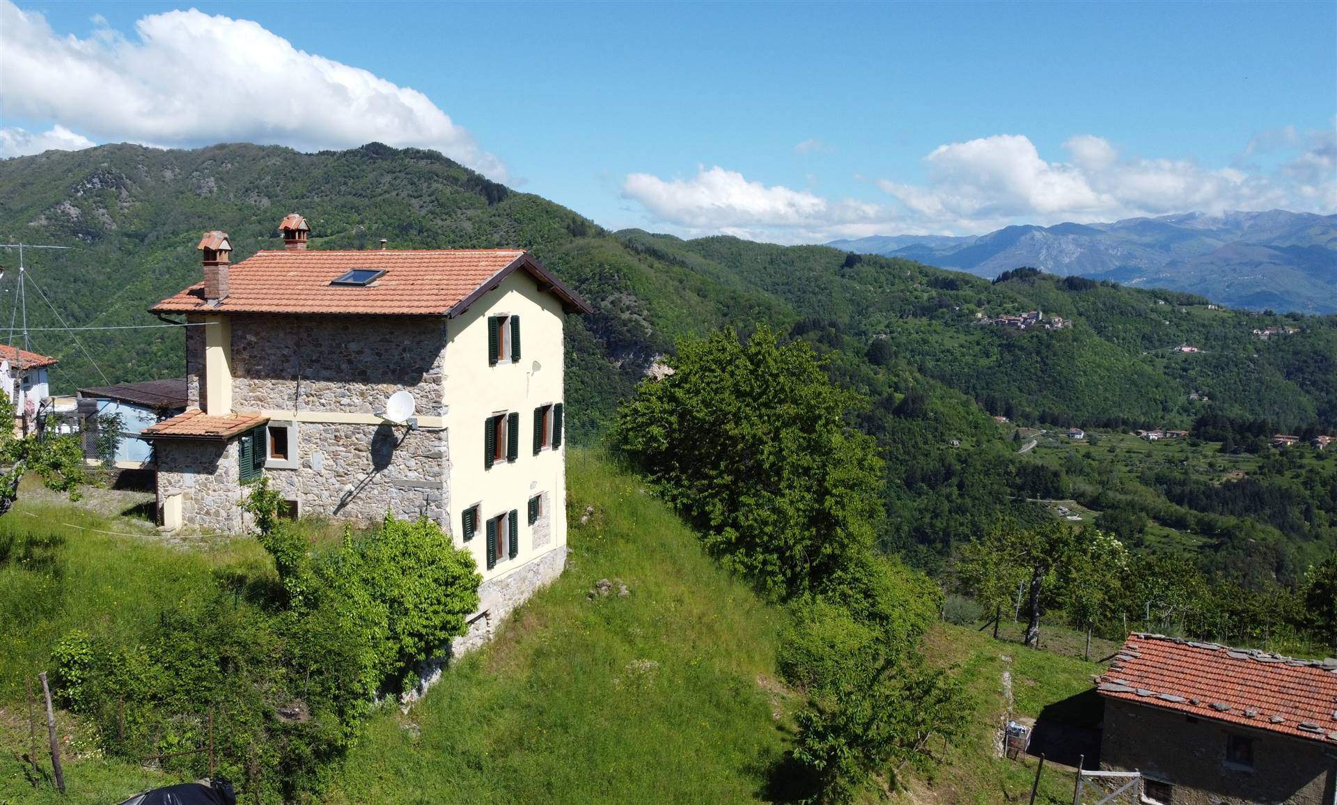 2 Bed, 2 Bath, HouseFor Sale, Gallicano, LUCCA