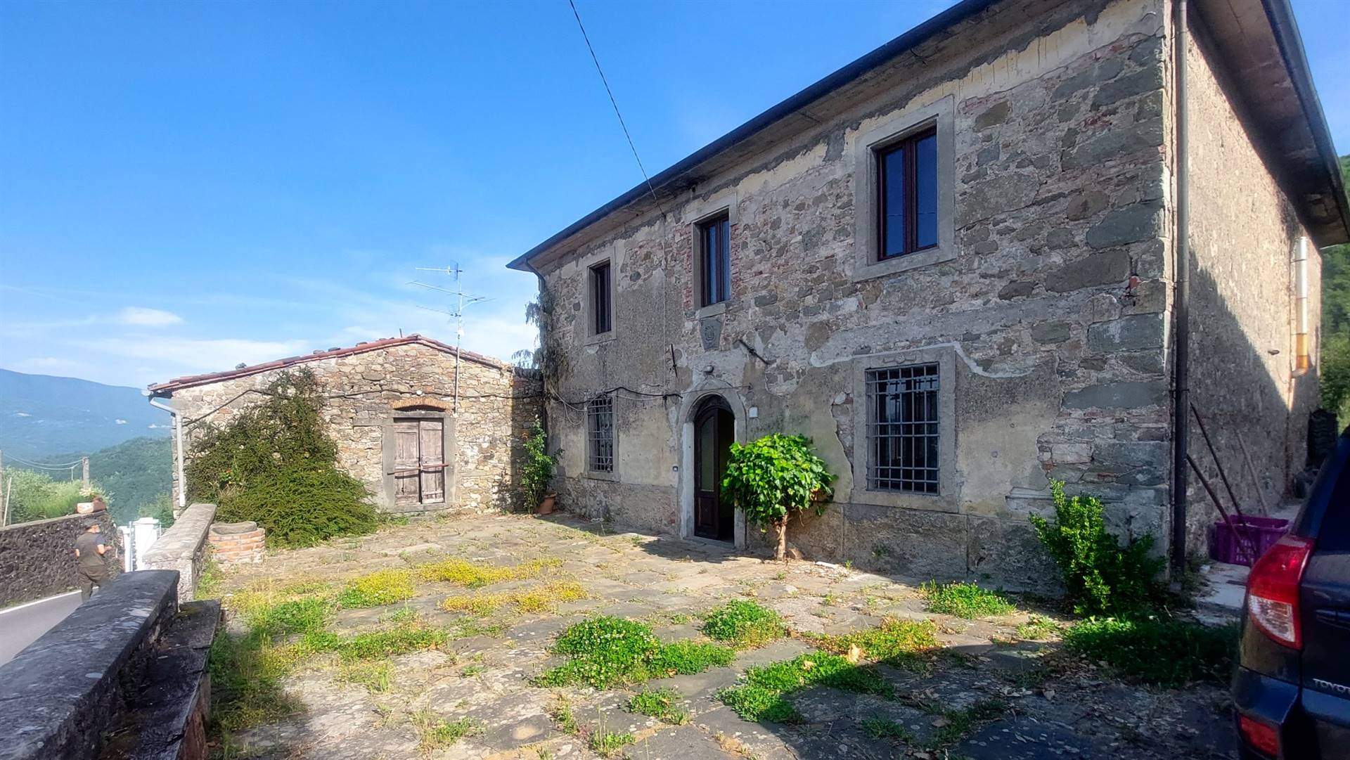 4 Bed, 1 Bath, HouseFor Sale, Fosciandora, LUCCA