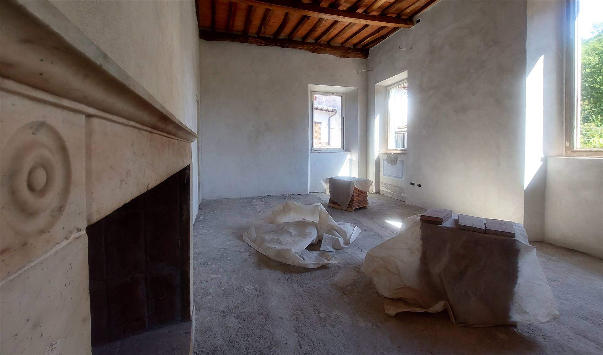 3 Bed, 2 Bath, HouseFor Sale, Pescaglia, LUCCA