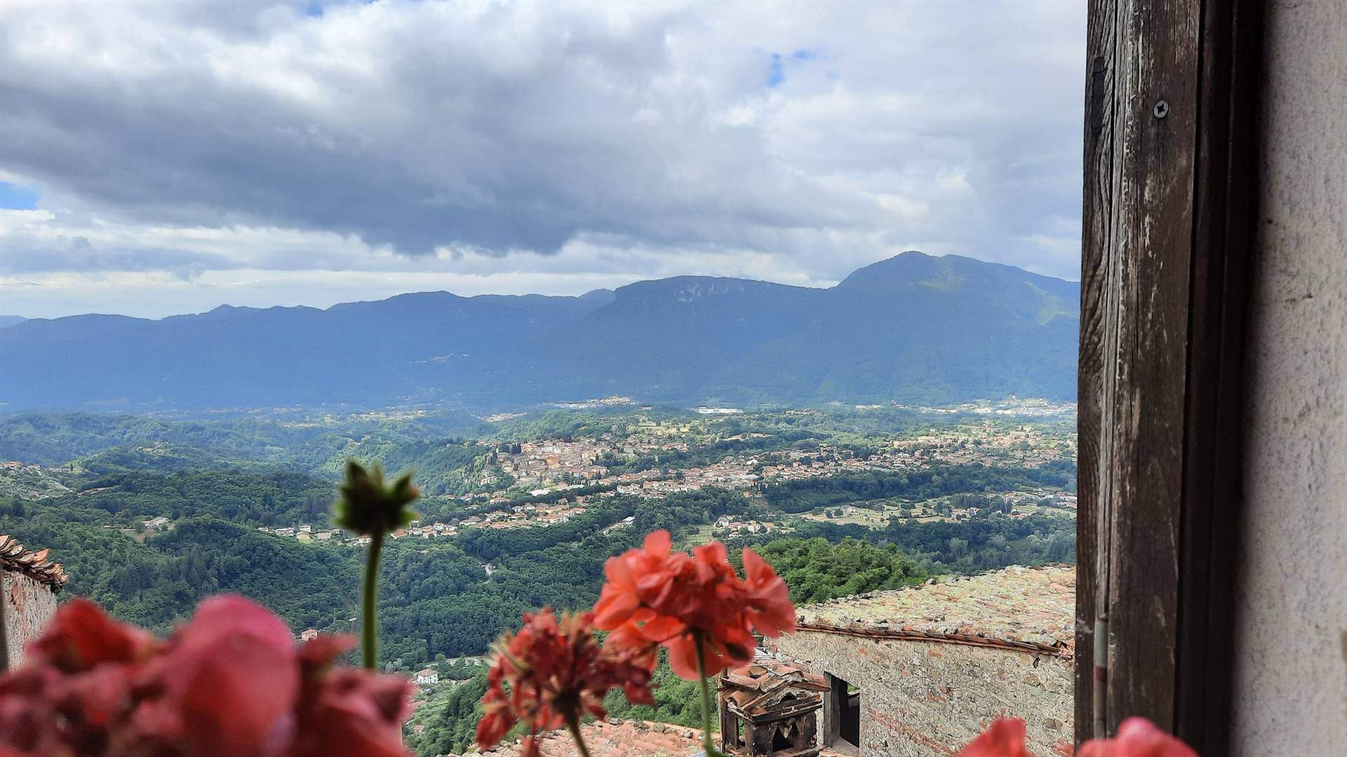 4 Bed, 1 Bath, HouseFor Sale, Barga, LUCCA