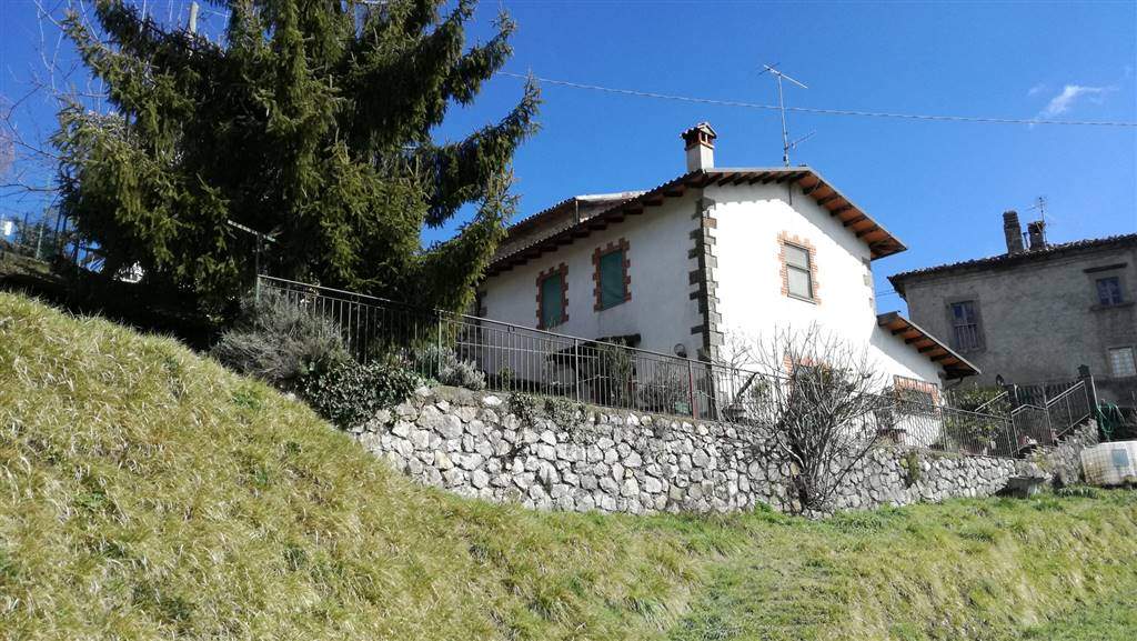 2 Bed, 1 Bath, HouseFor Sale, Molazzana, LUCCA