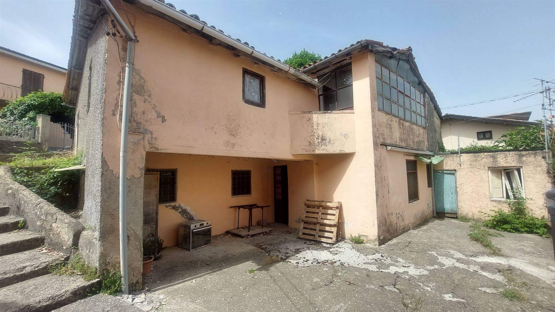 3 Bed, 2 Bath, ApartmentFor Sale, Molazzana, LUCCA