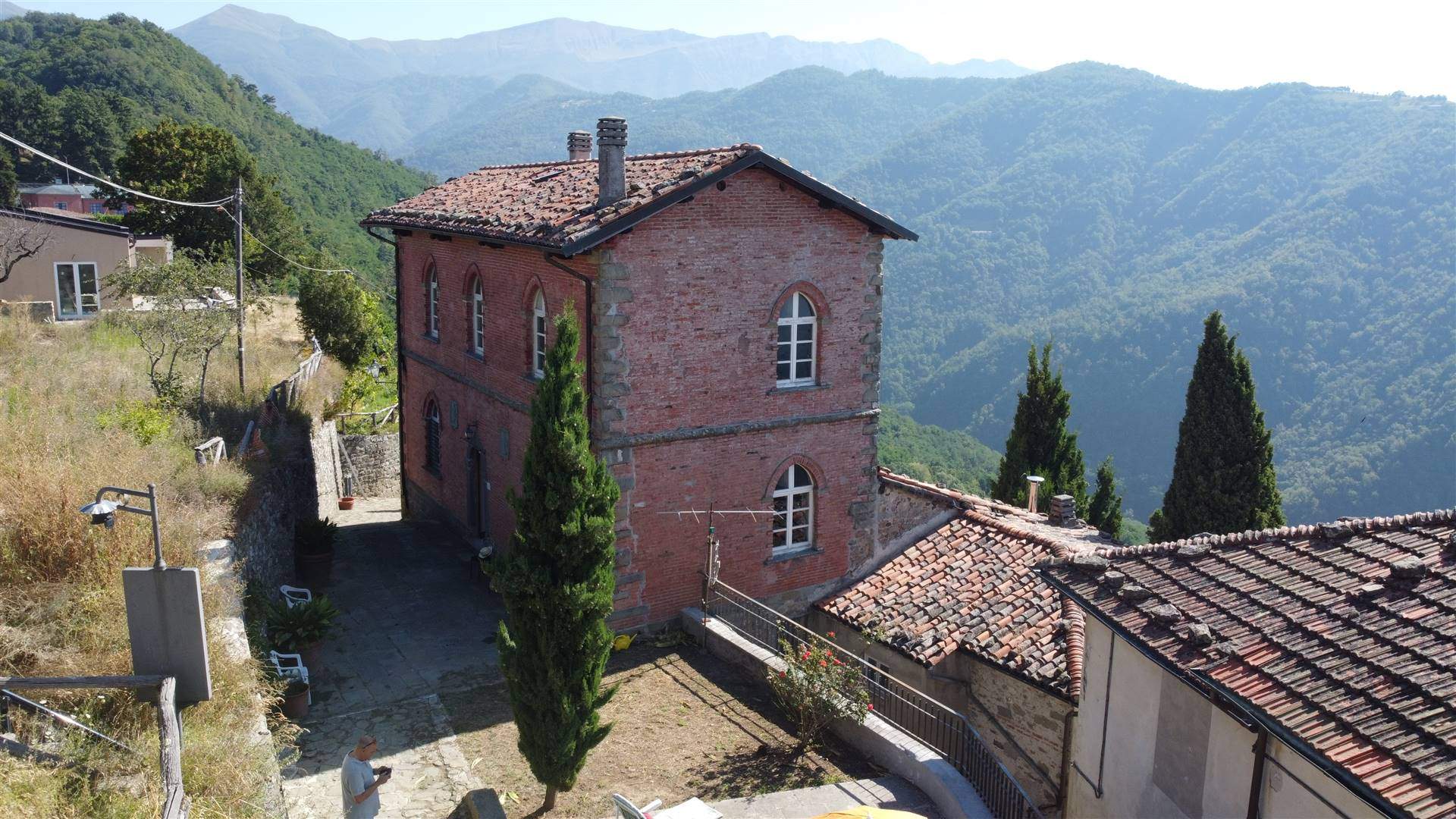 2 Bed, 1 Bath, HouseFor Sale, Barga, LUCCA