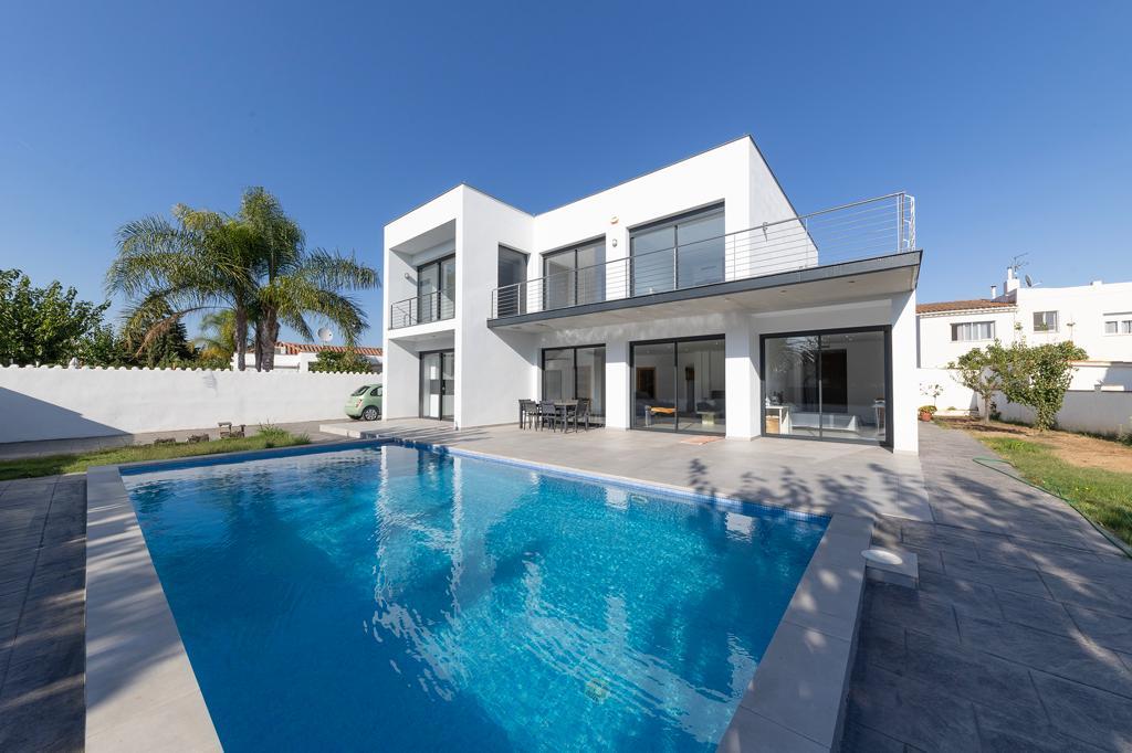 5 Bed, 4 Bath, HouseFor Sale, Ampuriabrava, Girona, 17487