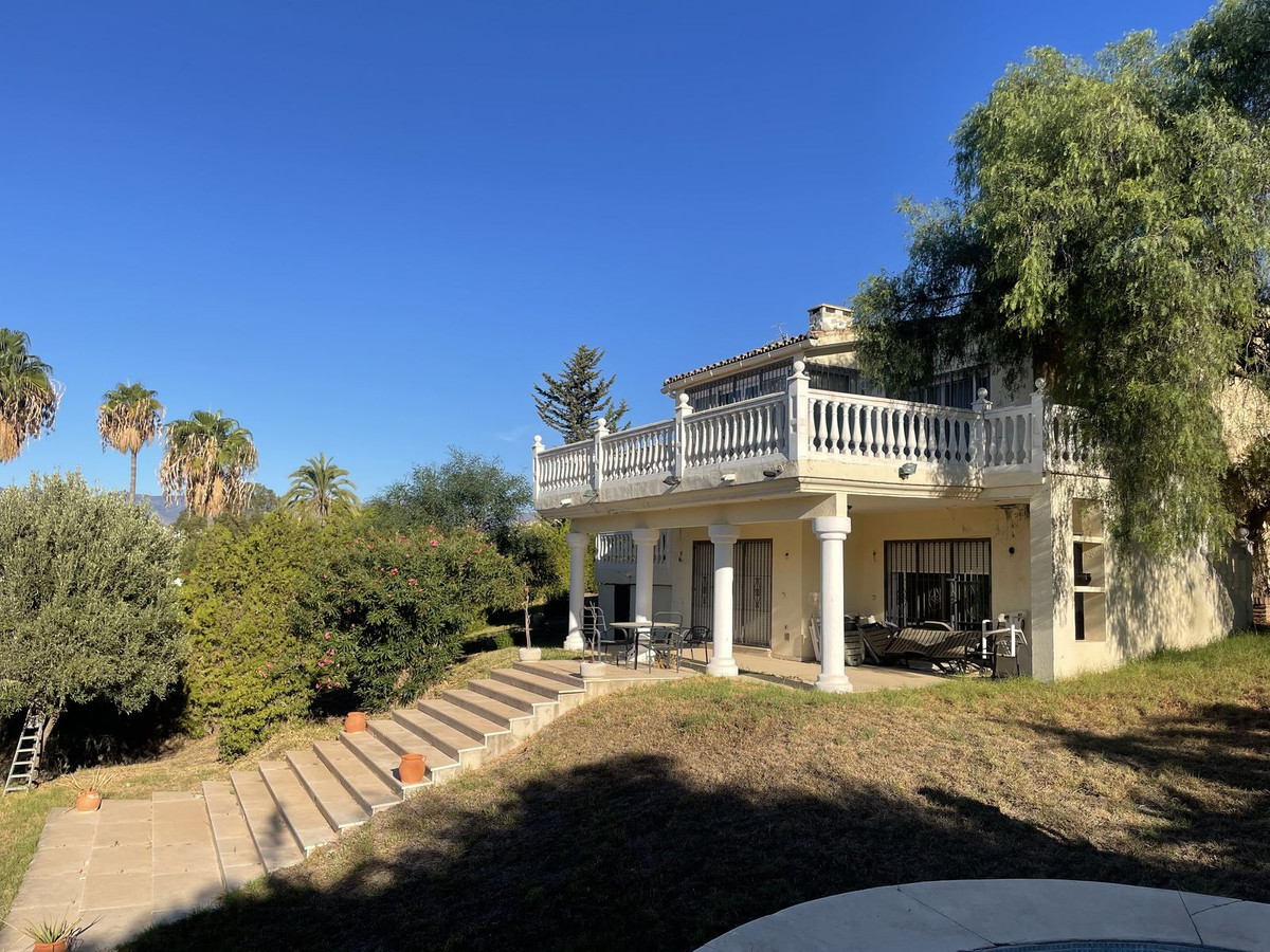 3 Bed, 2 Bath, HouseFor Sale, Estepona, Malaga