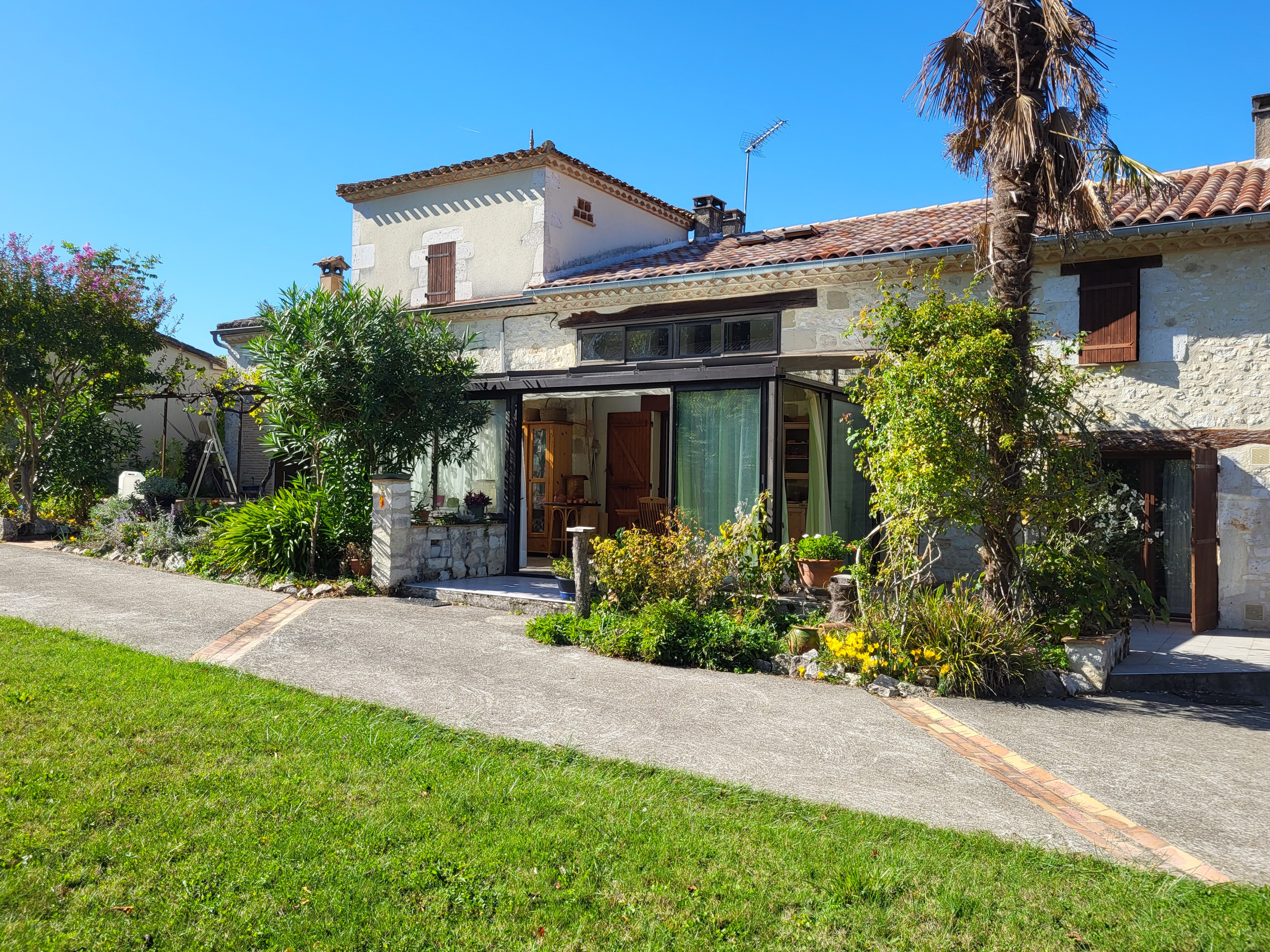 4 Bed, 3 Bath, HouseFor Sale, Douzains, Lot-et-Garonne, Aquitaine, 47330