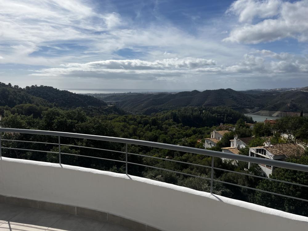 2 Bed, 2 Bath, ApartmentFor Sale, Istán, Malaga