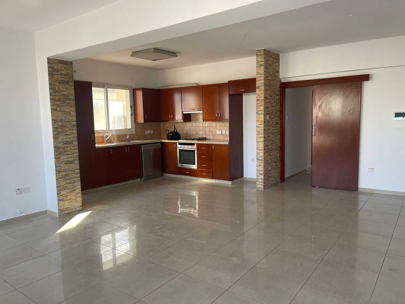 3 Bed, 2 Bath, ApartmentFor Sale, Limassol, Limassol