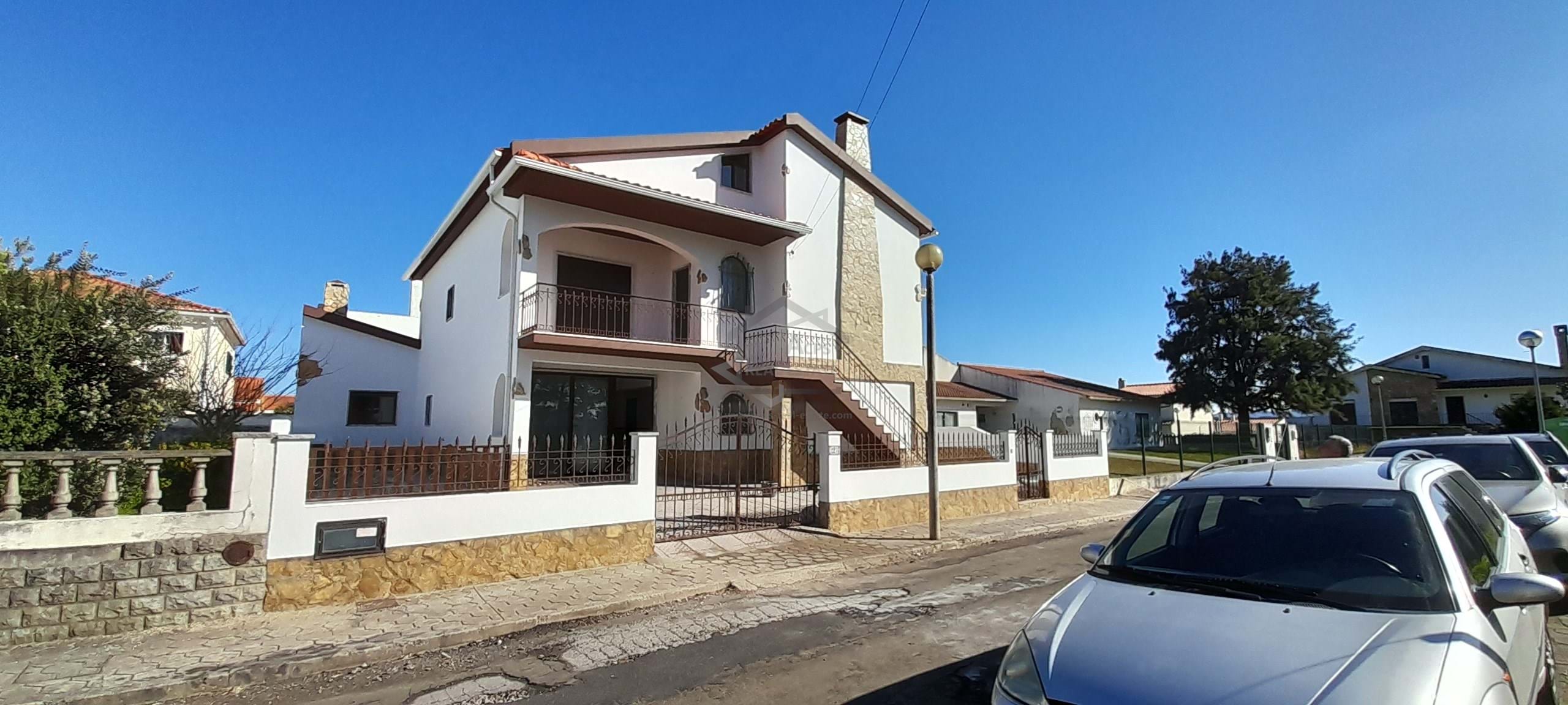 4 Bed, 5 Bath, HouseFor Sale, Bombarral, Leiria, 2540-001