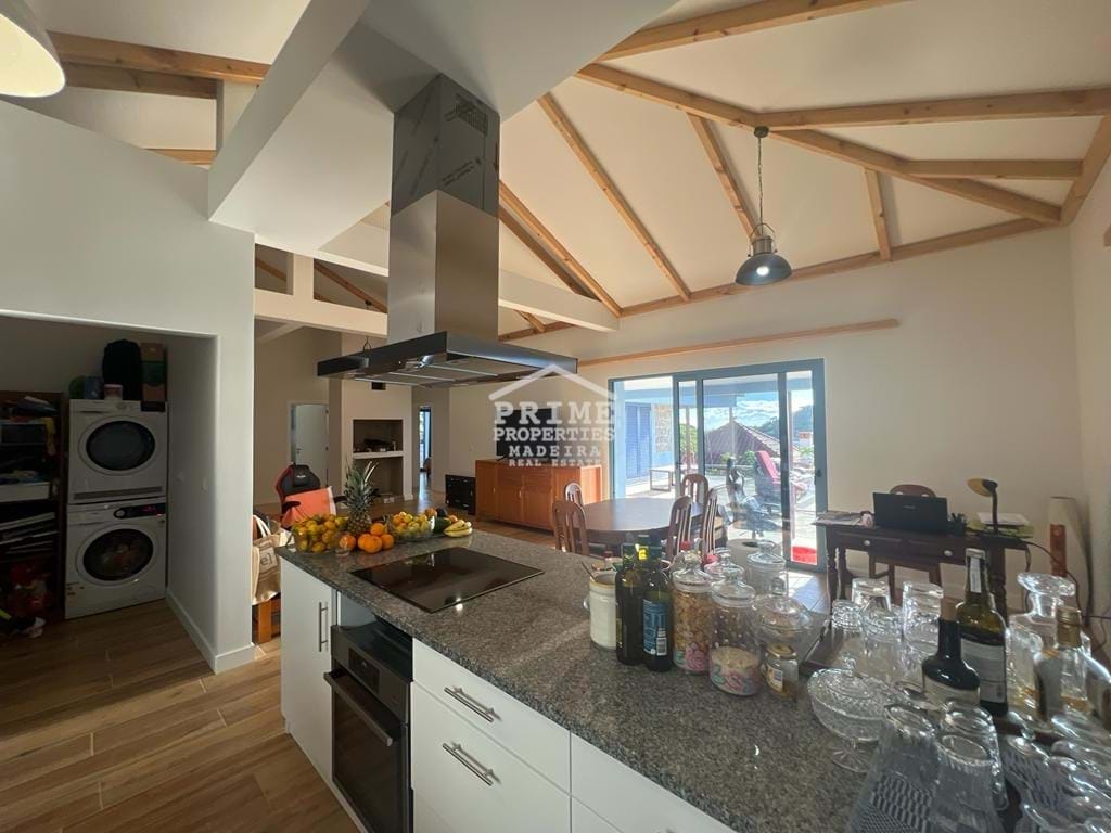 3 Bed, 2 Bath, HouseFor Sale, Funchal, Ilha da Madeira, 9000-098