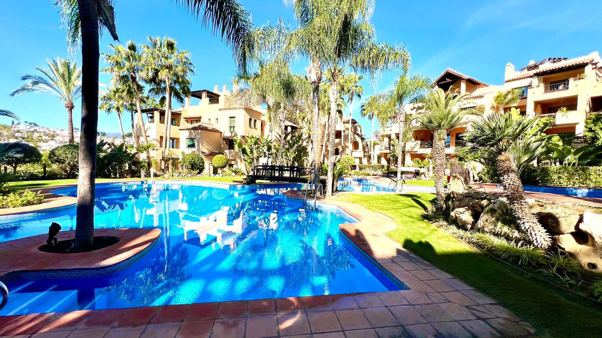 3 Bed, 3 Bath, ApartmentFor Sale, Estepona, Malaga