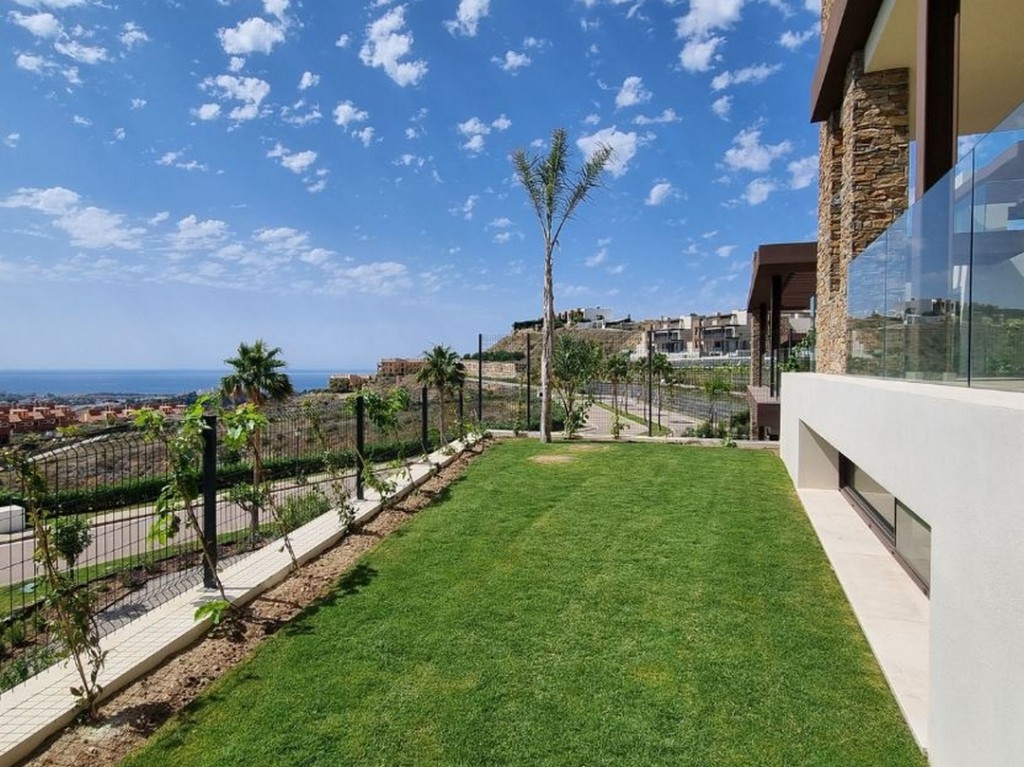 4 Bed, 4 Bath, HouseFor Sale, El Paraiso, Malaga