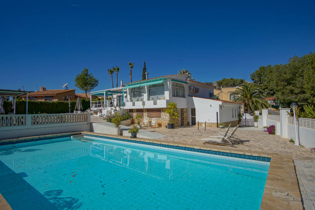 4 Bed, 3 Bath, HouseFor Sale, La Nucia, Alicante