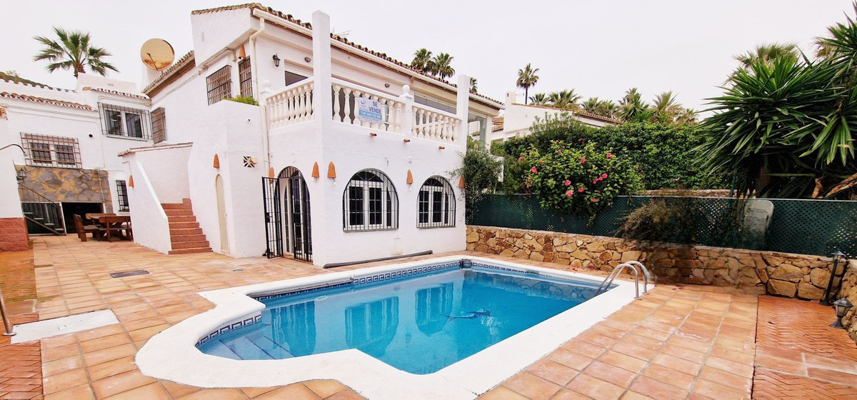 3 Bed, 3 Bath, HouseFor Sale, La Duquesa, Malaga