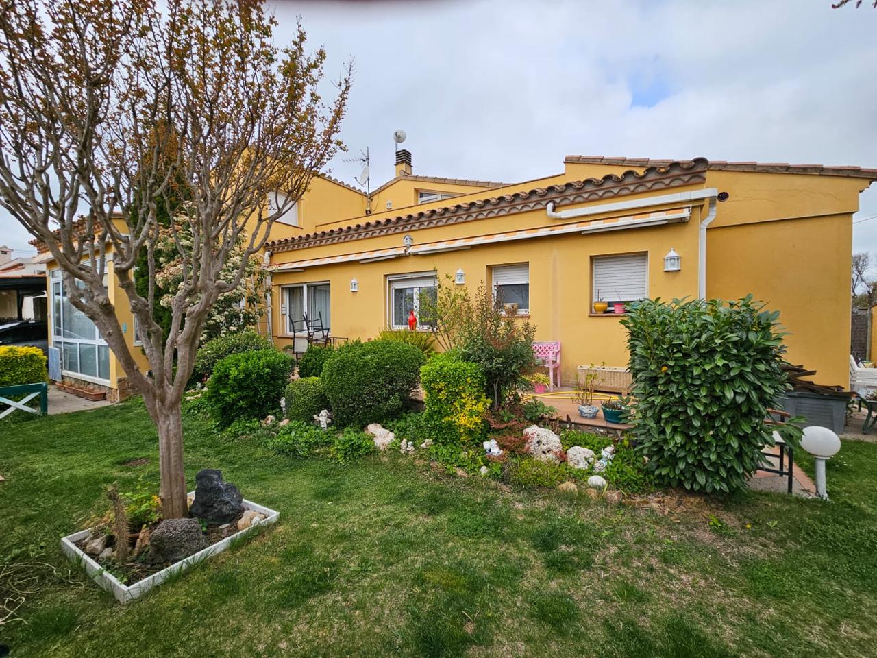 3 Bed, 2 Bath, HouseFor Sale, Fortia, Girona, 17469