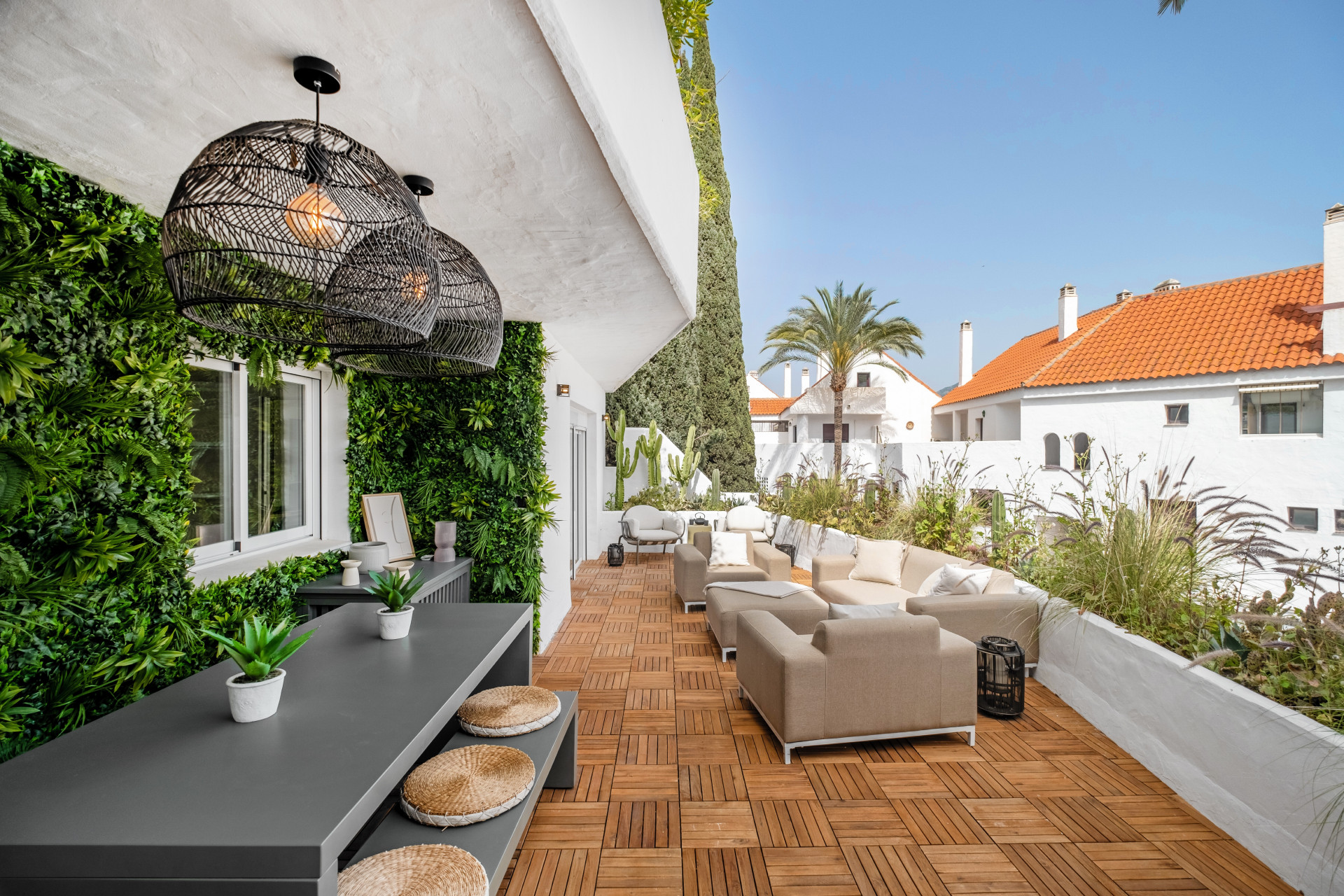 4 Bed, 2 Bath, ApartmentFor Sale, Marbella, Malaga