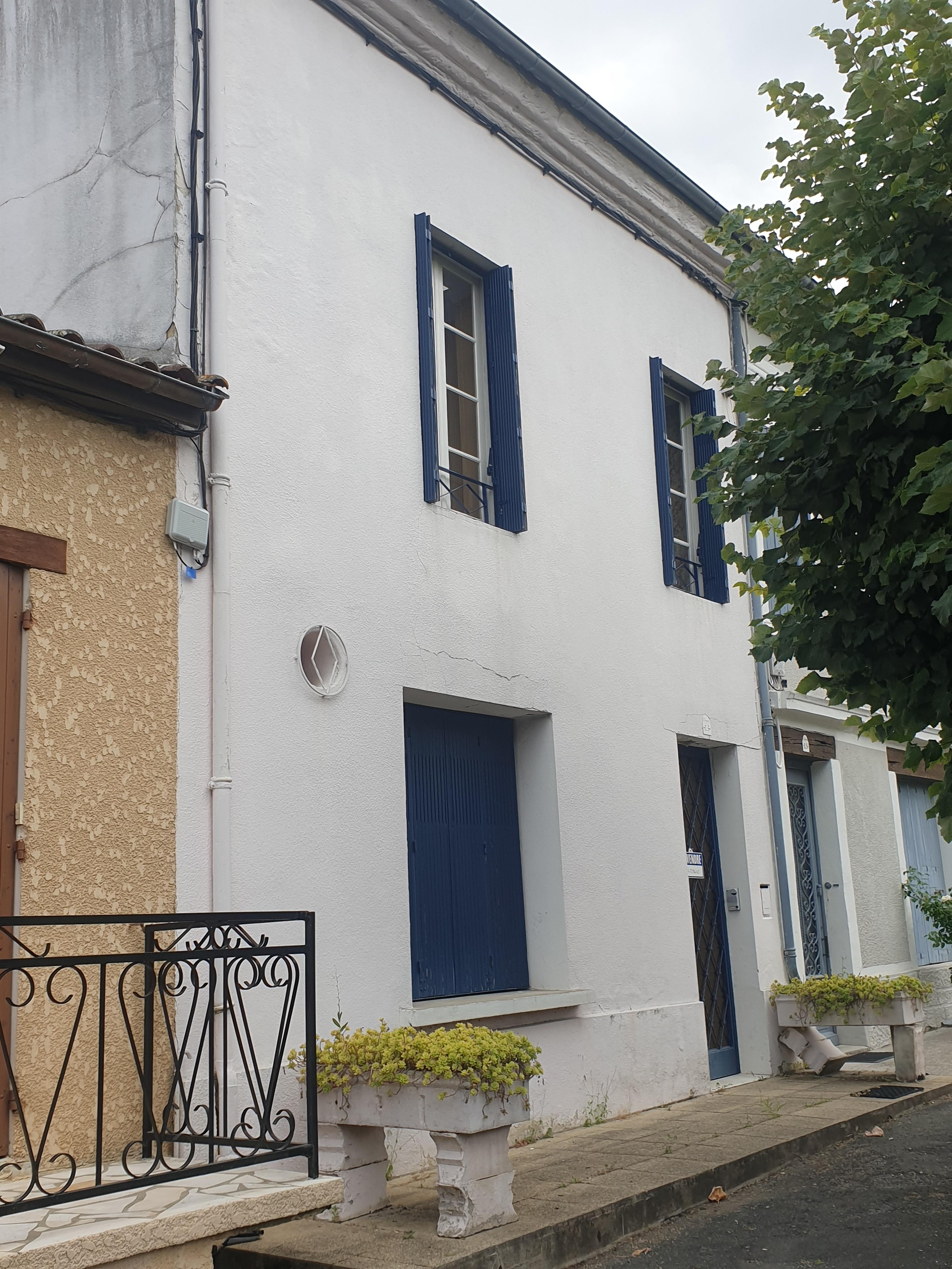 3 Bed, 1 Bath, HouseFor Sale, Lauzun, Lot-et-Garonne, Aquitaine, 47410