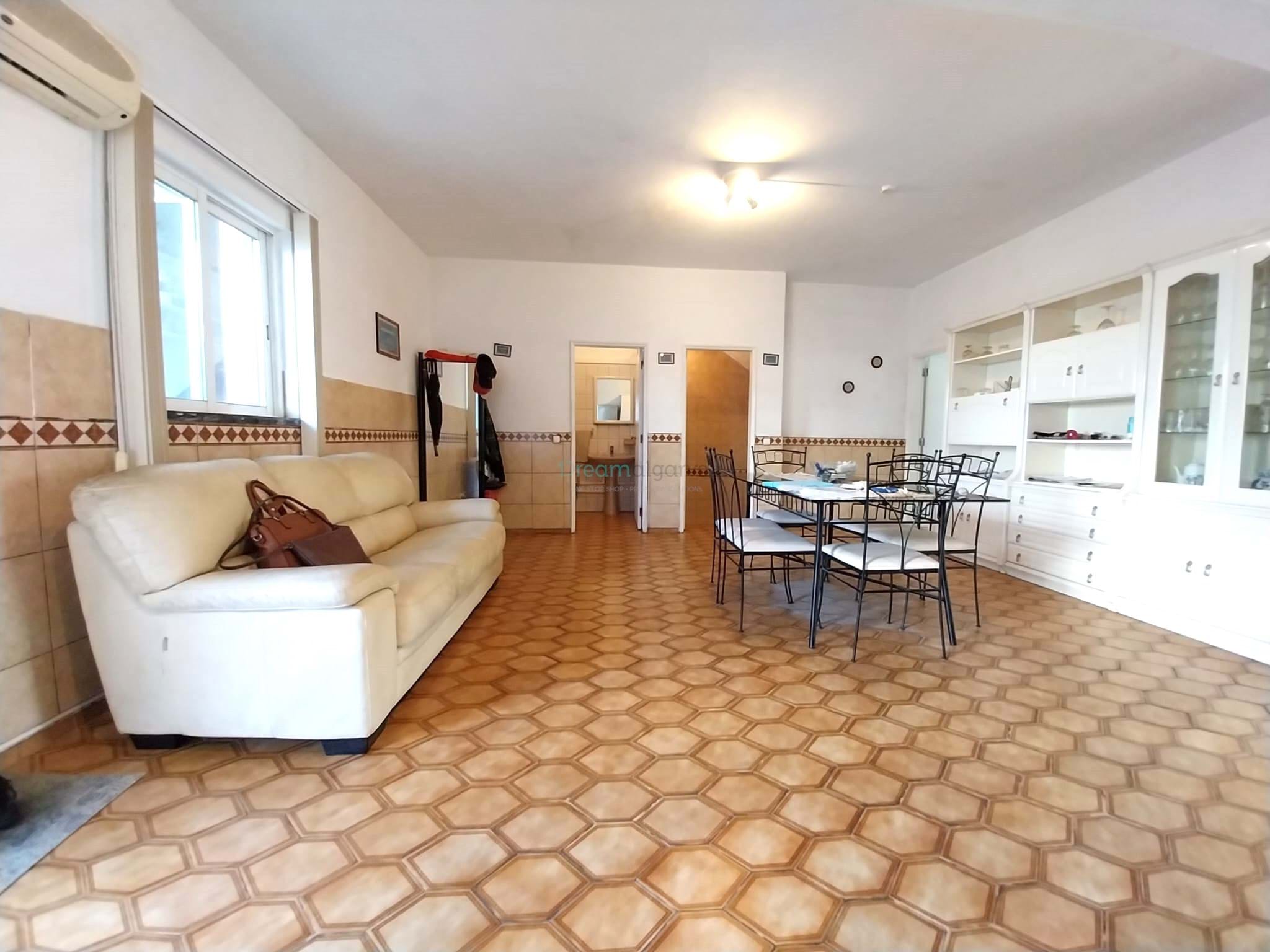 4 Bed, 3 Bath, HouseFor Sale, Portimao, Faro, 8500-331