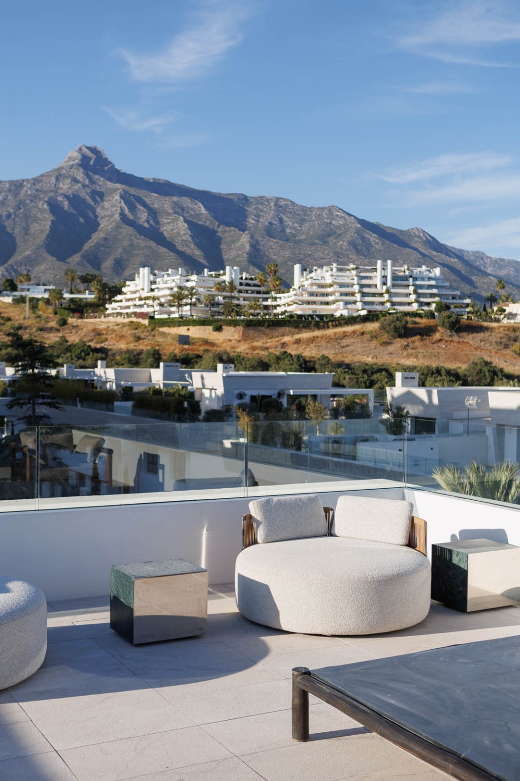 5 Bed, 4 Bath, HouseFor Sale, Golden Mile, Malaga
