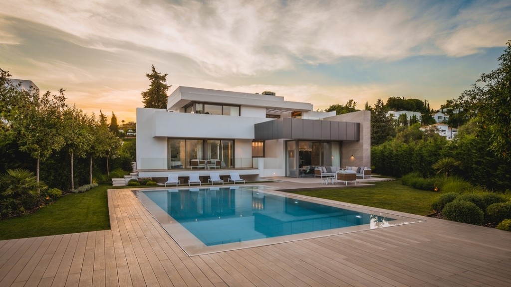 5 Bed, 5 Bath, HouseFor Sale, El Paraiso, Malaga
