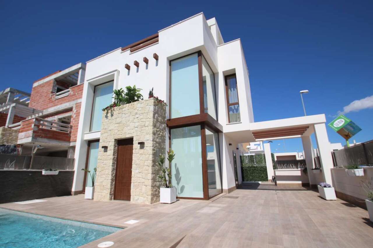 3 Bed, 2 Bath, HouseFor Sale, La Manga Del Mar Menor, Murcia, 30380