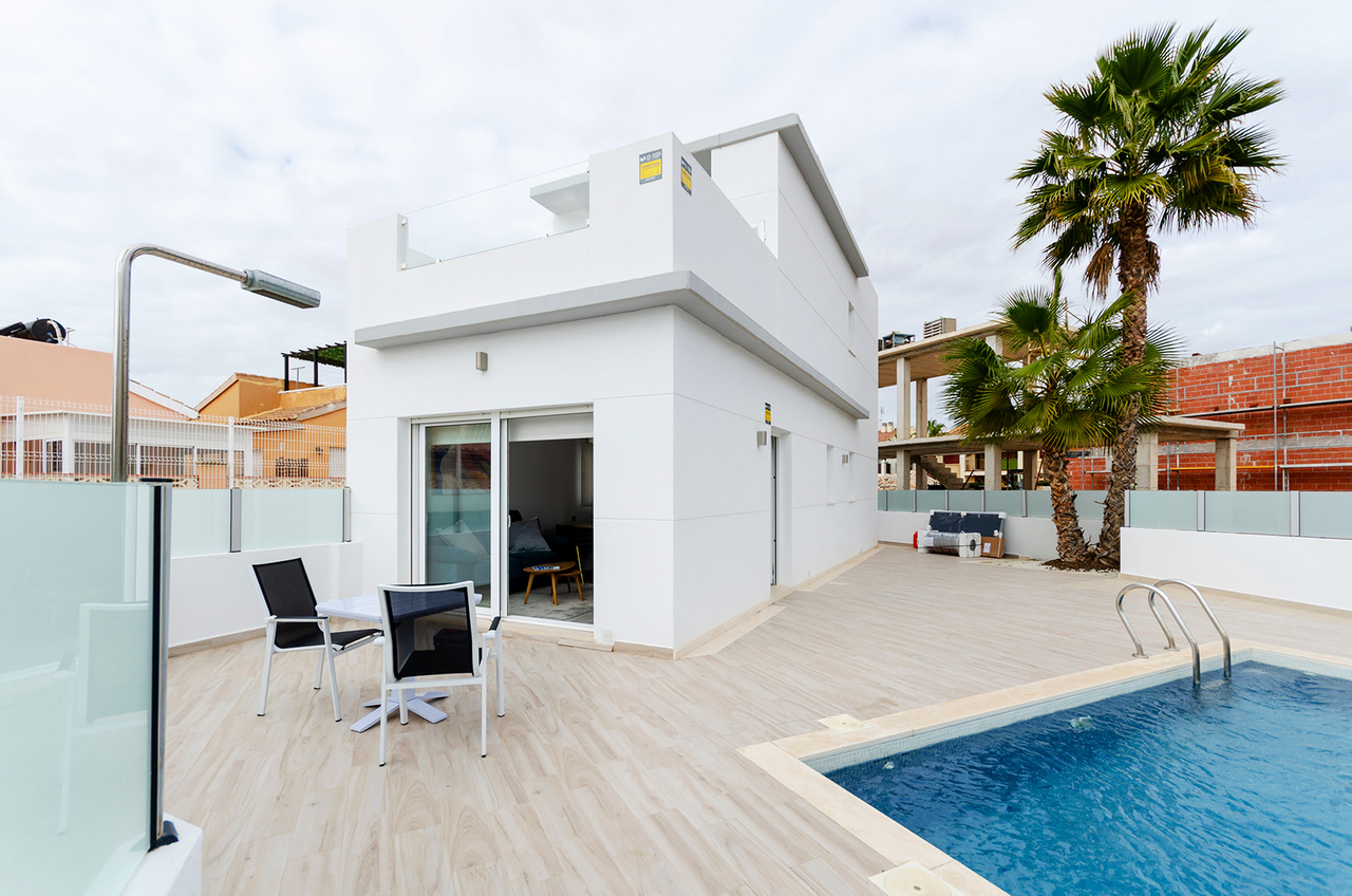 3 Bed, 2 Bath, HouseFor Sale, Torrevieja, Alicante, 03180