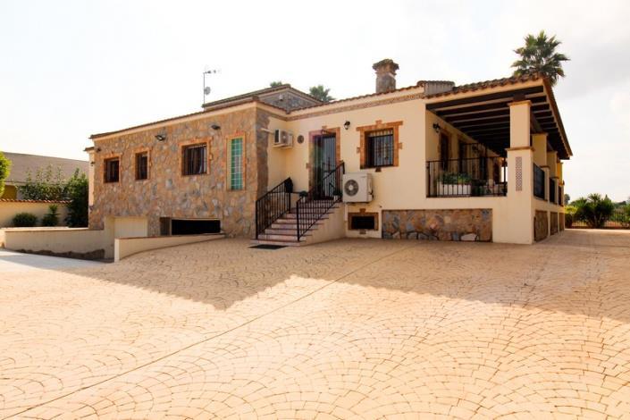 4 Bed, 2 Bath, HouseFor Sale, Bigastro, Alicante