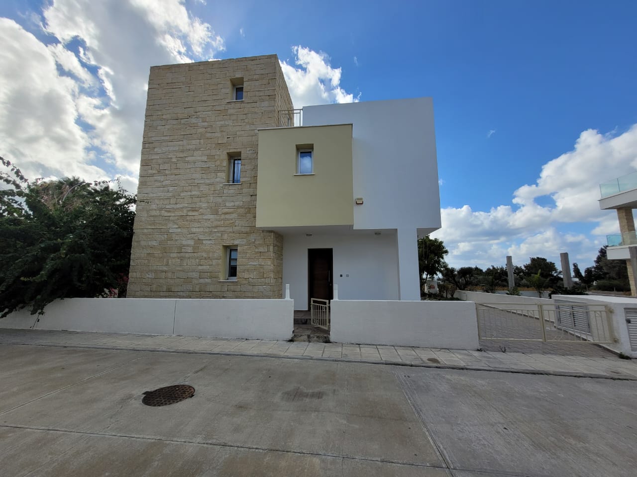 3 Bed, 2 Bath, HouseFor Sale, Paphos, Paphos