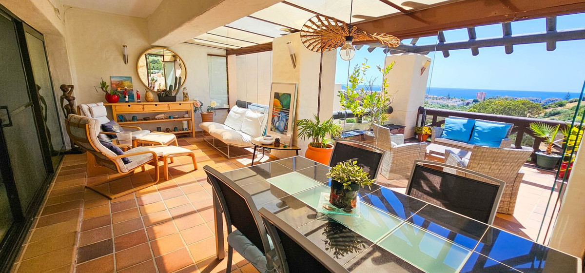 3 Bed, 2 Bath, ApartmentFor Sale, La Duquesa, Malaga