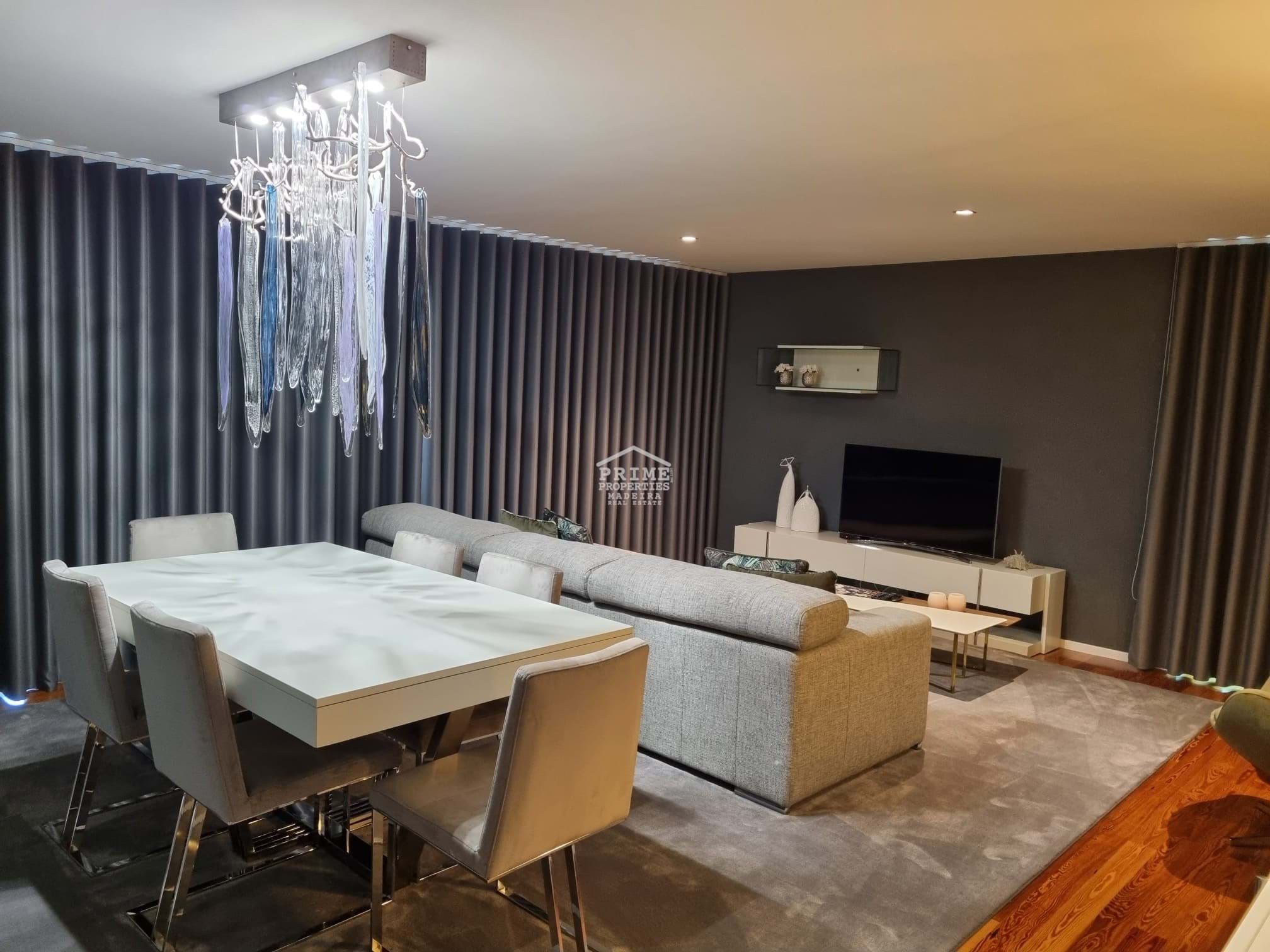 2 Bed, 3 Bath, ApartmentFor Sale, Funchal, Ilha da Madeira