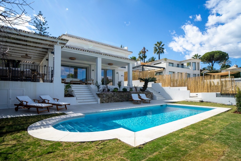 5 Bed, 5 Bath, HouseFor Sale, Nueva Andalucia, Malaga