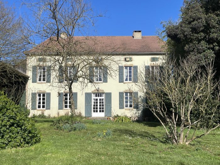 5 Bed, 3 Bath, HouseFor Sale, Madiran, Hautes-Pyrenees, Midi-Pyrenees, 65700