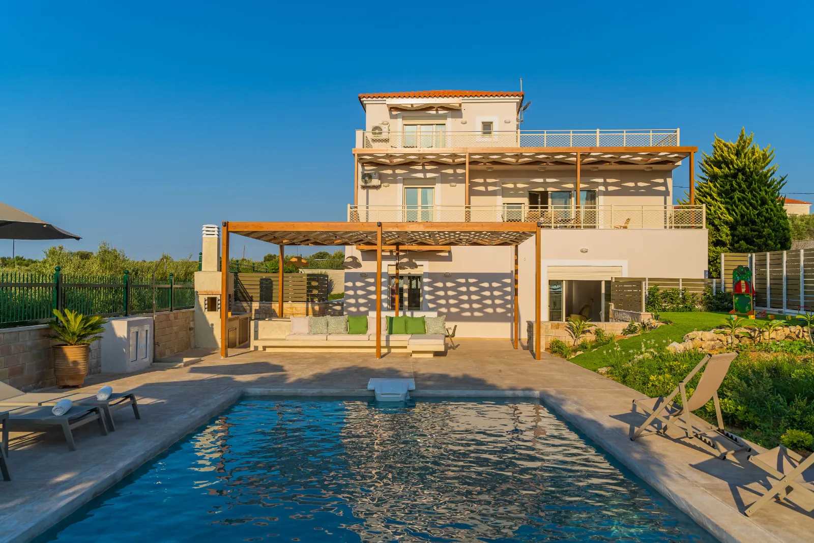 8 Bed, 6 Bath, HouseFor Sale, Rethymno, Crete, 74100