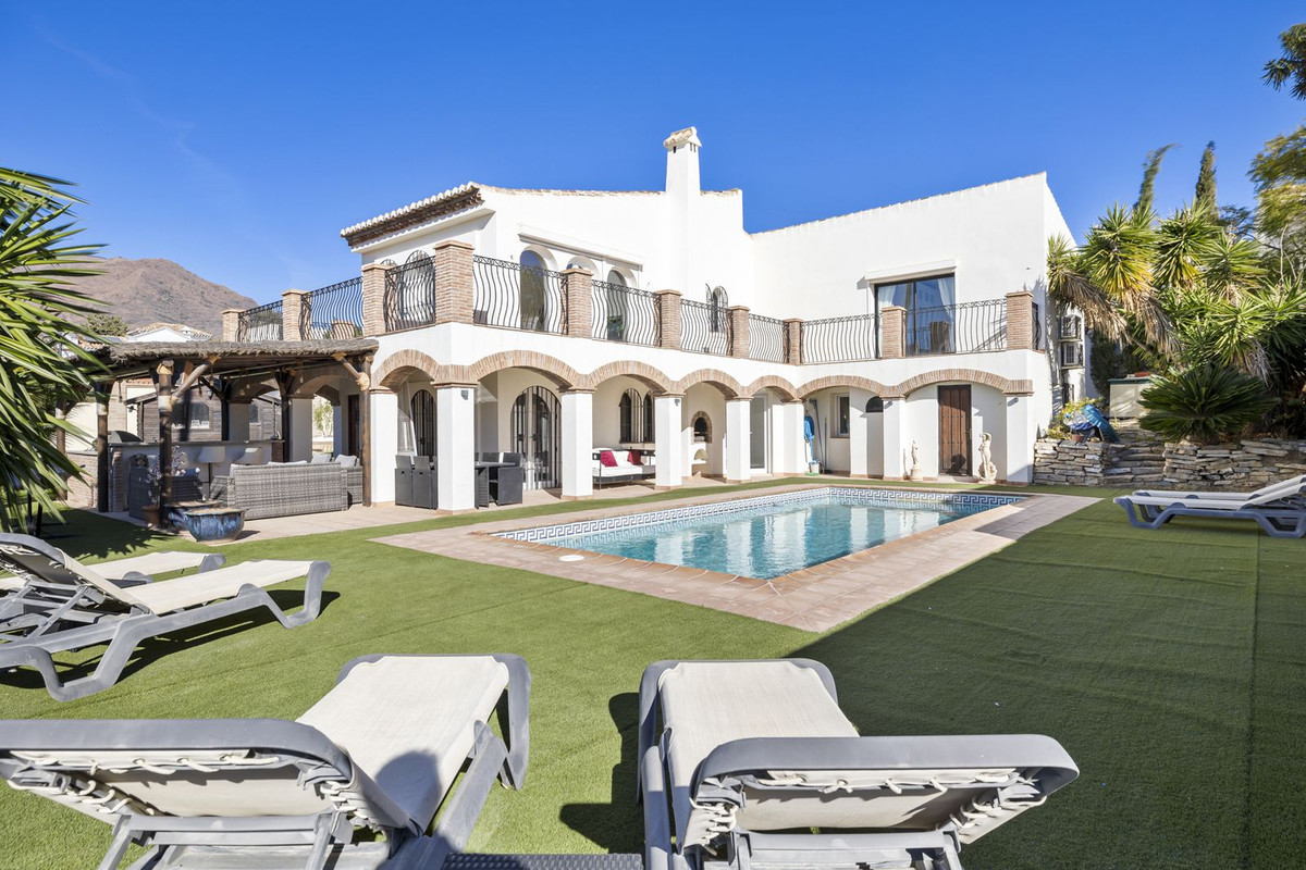 4 Bed, 3 Bath, HouseFor Sale, Valle Romano, Malaga