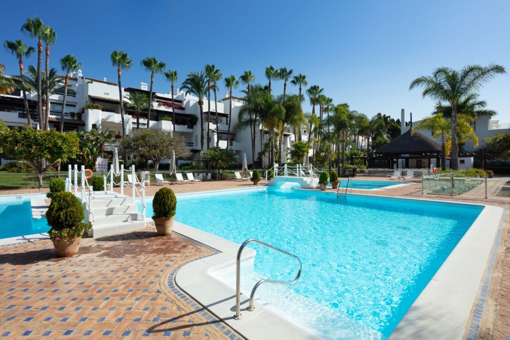 4 Bed, 2 Bath, ApartmentFor Sale, Puerto Banus, Malaga