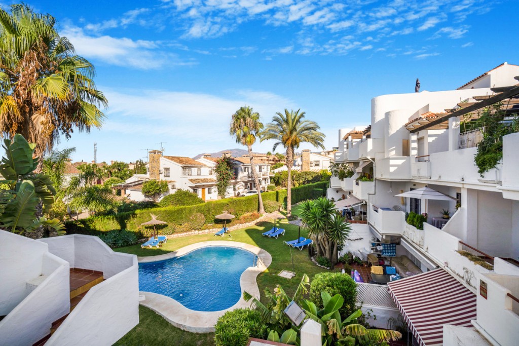 2 Bed, 2 Bath, ApartmentFor Sale, Estepona, Malaga