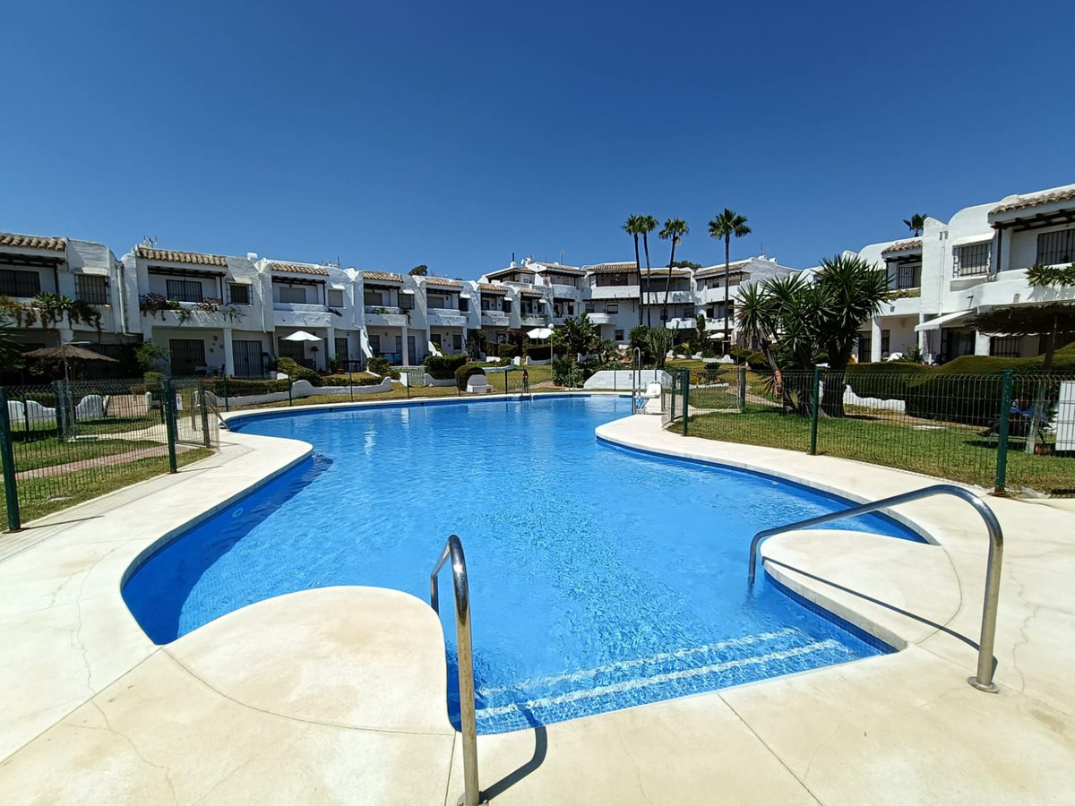 2 Bed, 3 Bath, HouseFor Sale, La Duquesa, Malaga