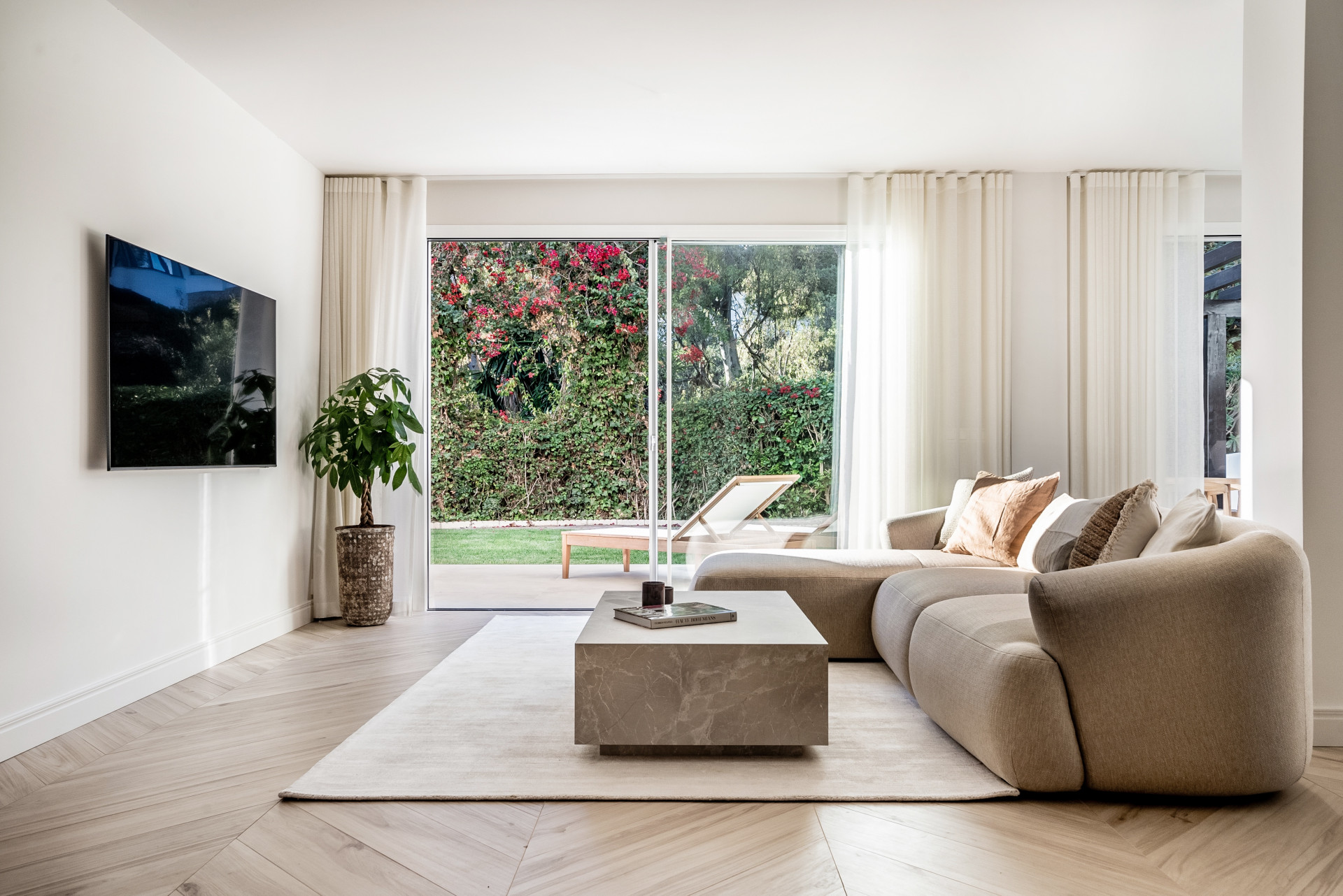 4 Bed, 3 Bath, ApartmentFor Sale, Marbella, Malaga