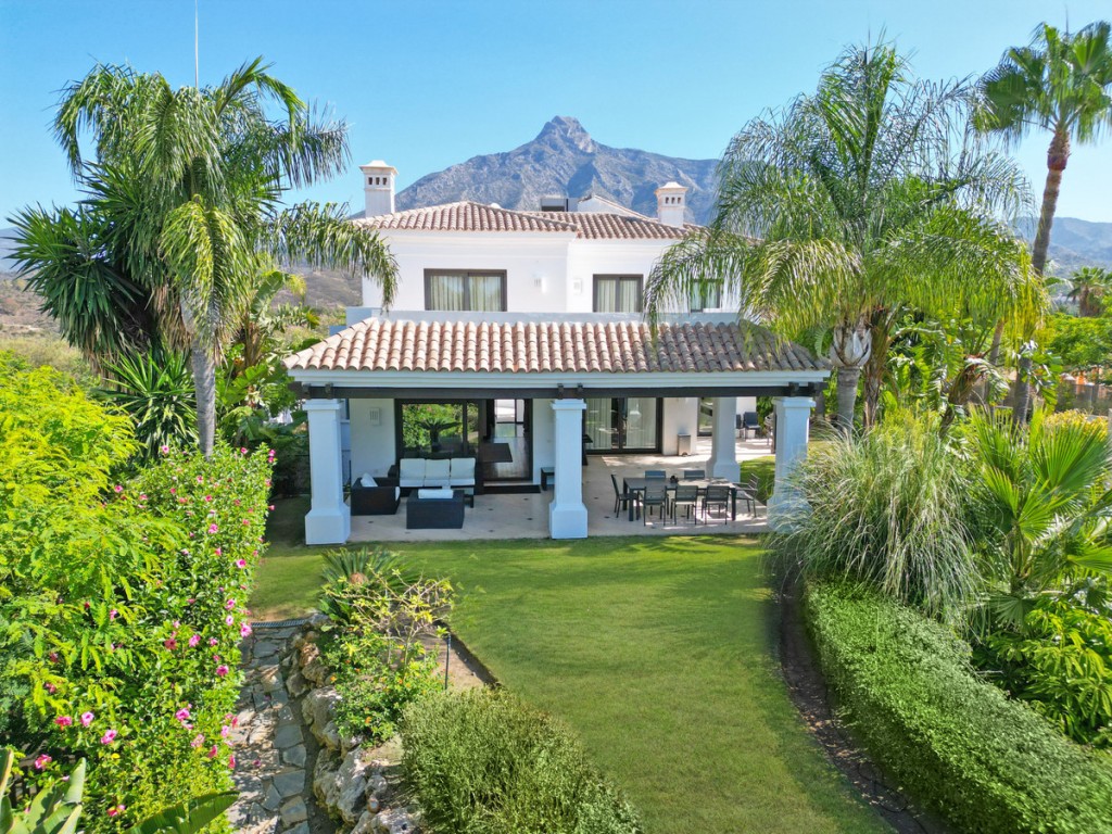 5 Bed, 4 Bath, HouseFor Sale, Golden Mile, Malaga