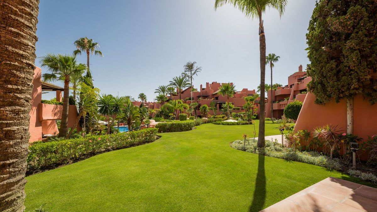 3 Bed, 3 Bath, ApartmentFor Sale, Estepona, Malaga