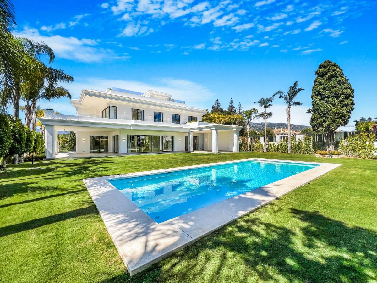 6 Bed, 6 Bath, HouseFor Sale, Marbella, Costa del Sol