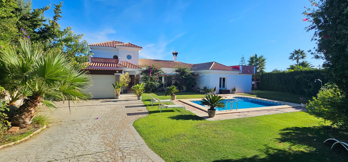 5 Bed, 4 Bath, HouseFor Sale, Sotogrande, Cadiz